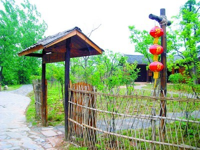 向西北兩小時(shí)，常德柳葉湖享清涼農(nóng)家樂(lè)